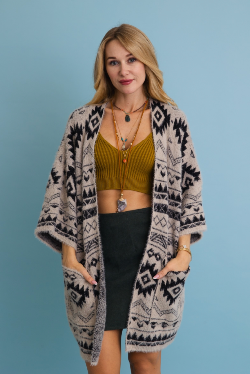 Aztec Knit Cardigan - Stylish and Warm